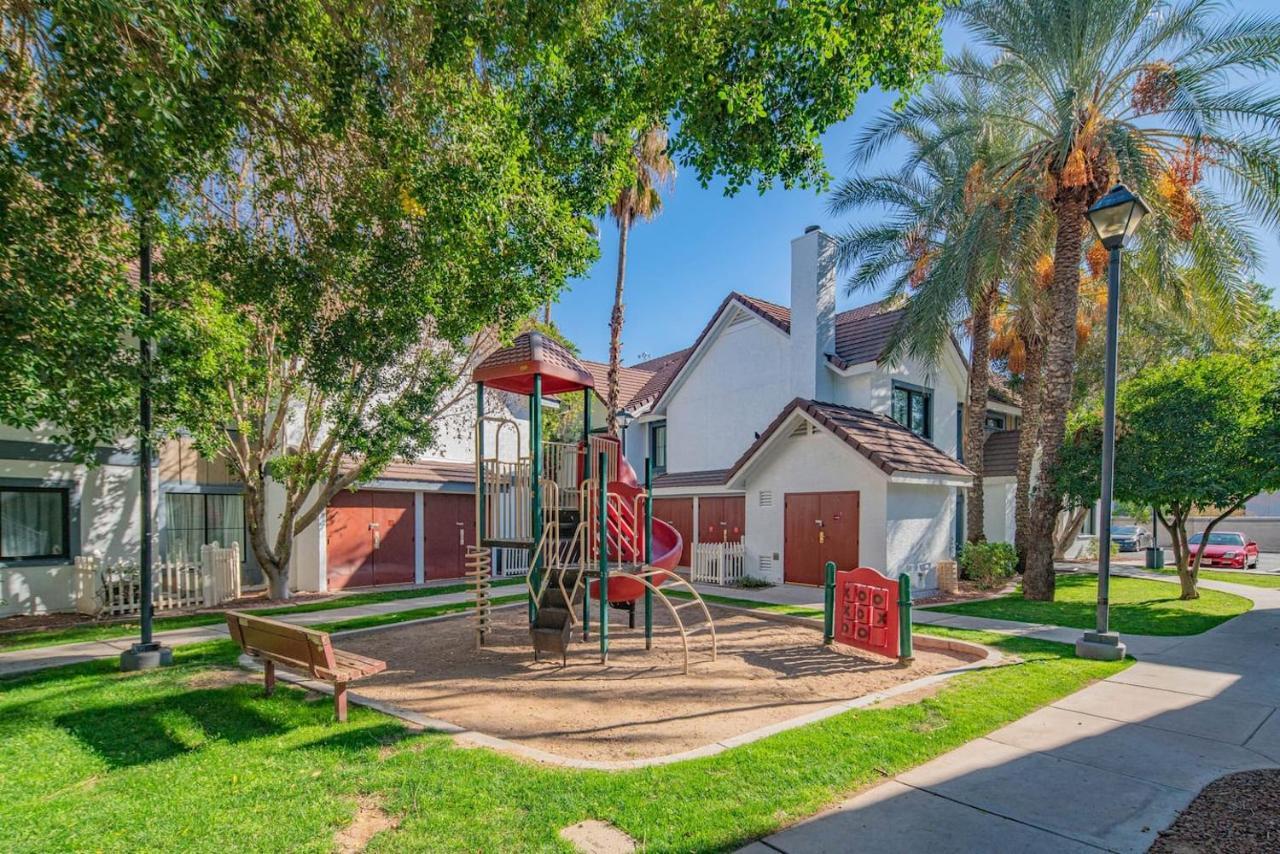 Metro Phx Downstairs Studio Sleeps 4 Ada Accessible フェニックス エクステリア 写真